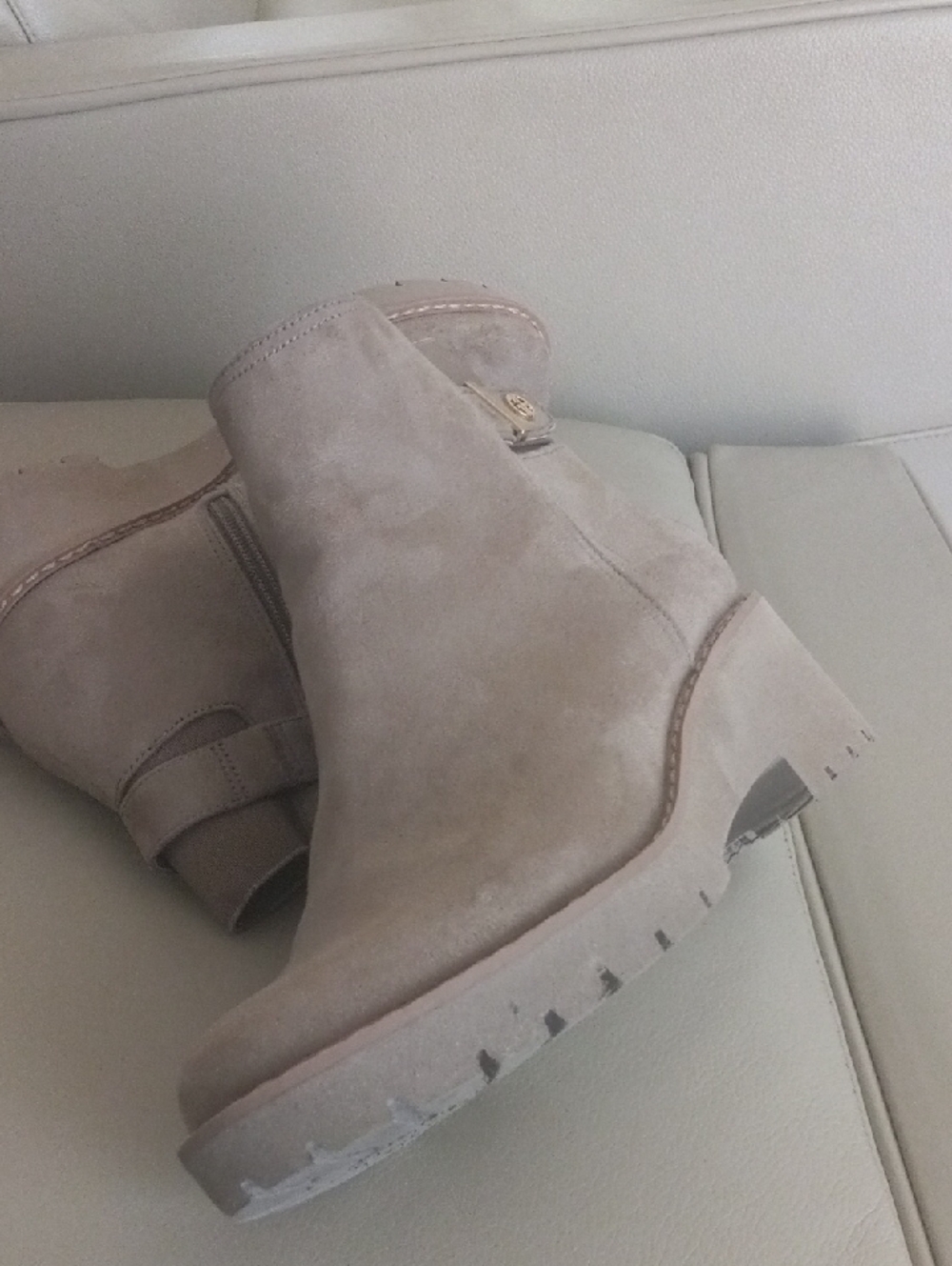 Giani Bernini Light Taupe Suede Wedge Ankle Boots Size 6.5M - Picture 4 of 14